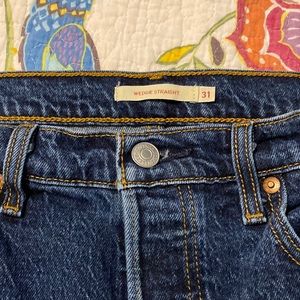 Levi’s straight wedgie jeans